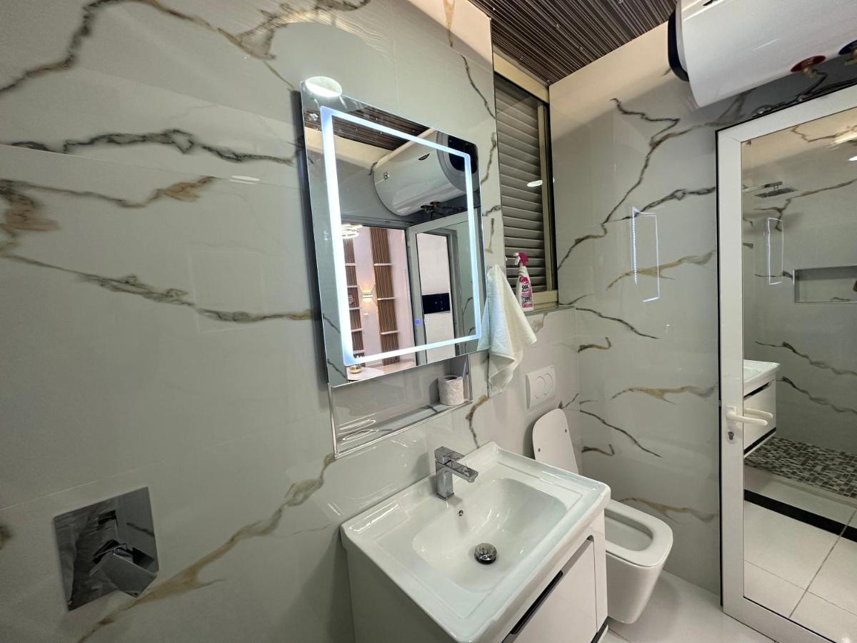 Esto'S Apartament Near Tirana Airport 1 - Self Checkin -Netflix - Free Parking Valjiosi Esterno foto