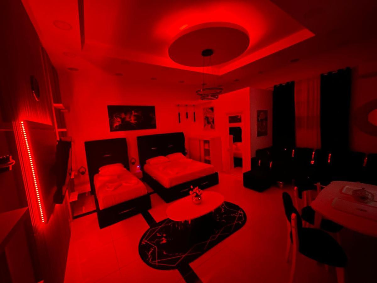 Esto'S Apartament Near Tirana Airport 1 - Self Checkin -Netflix - Free Parking Valjiosi Esterno foto